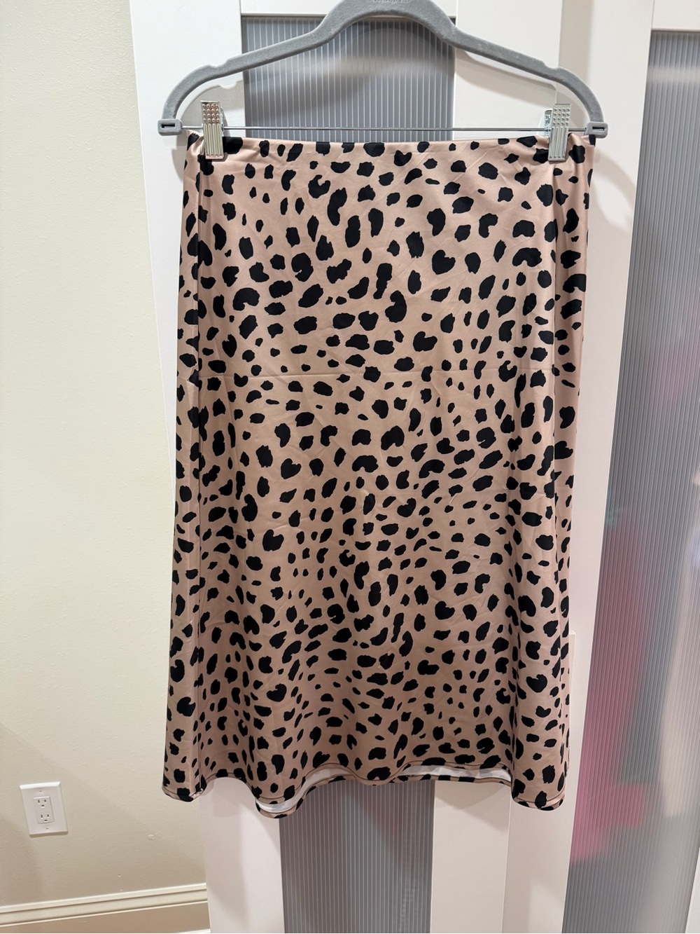 Women’s Leopard Print Midi Skirt